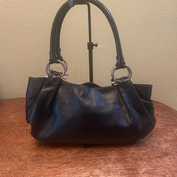 Salvatore Ferragamo Gancini Black Leather Shoulder Bag - Picture 7 of 17